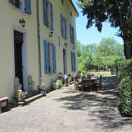 Chateau La Roussille Bed and Breakfast