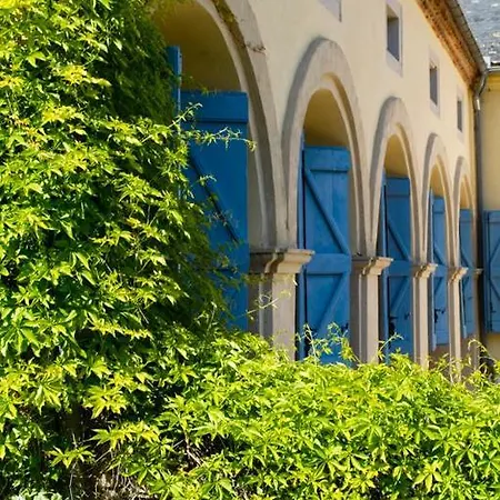 Chateau La Roussille Bed and Breakfast